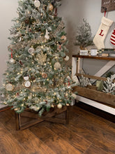 Load image into Gallery viewer, Wood Christmas tree skirt /Box
